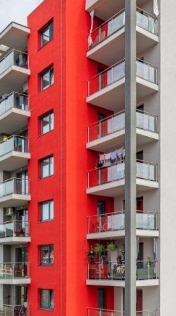Blocul Green Residence, fațadă roșie